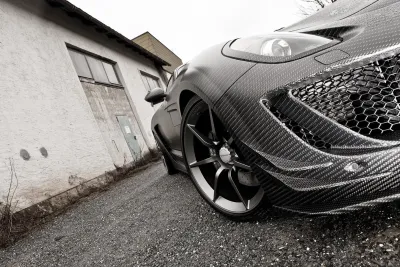 Mercedes-Benz - SLS